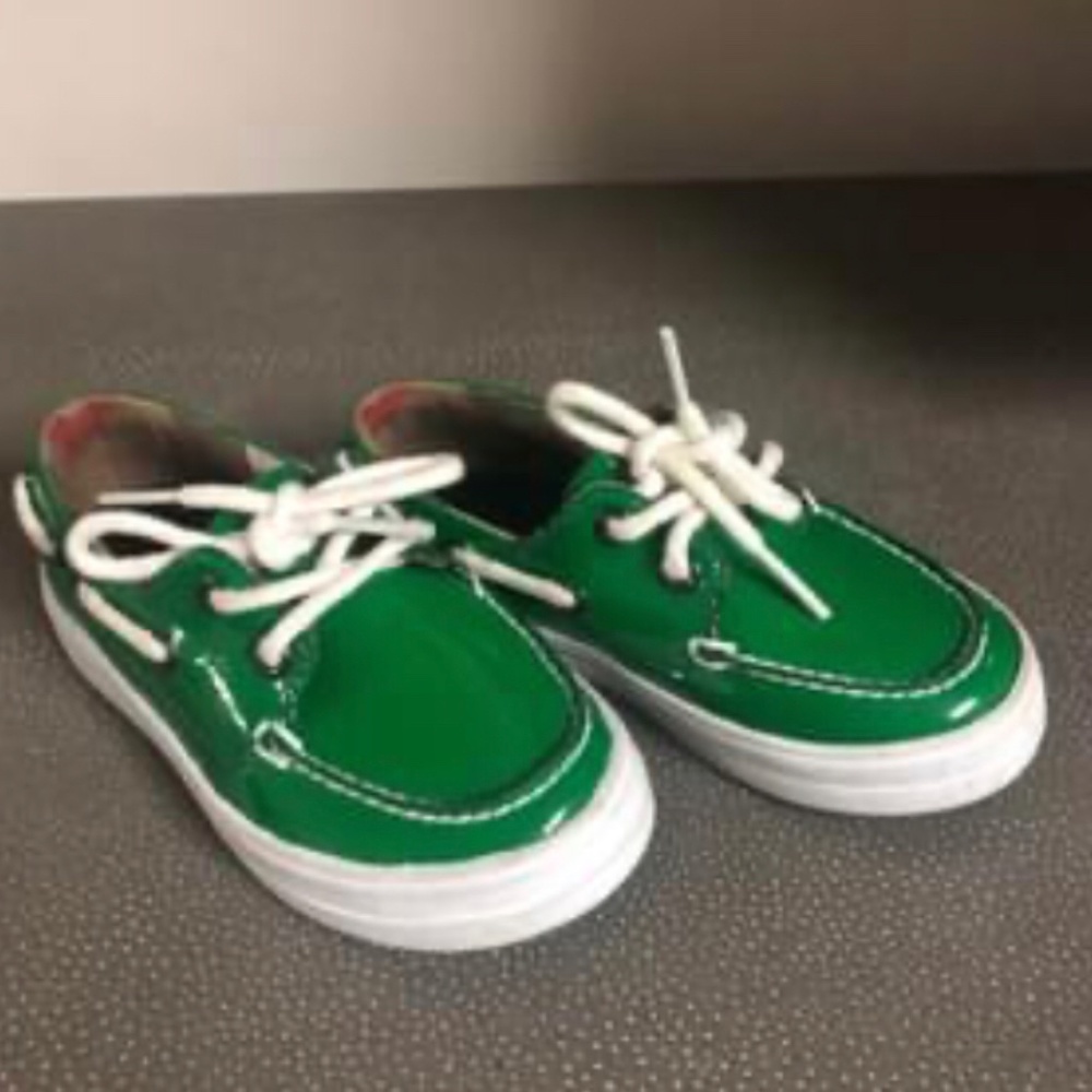 Burberry Reese green patent leather boat shoes - size 25